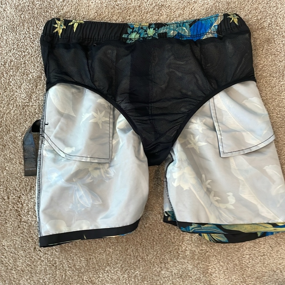 ASOS Tropical Swim Trunks - Picture 8 of 9